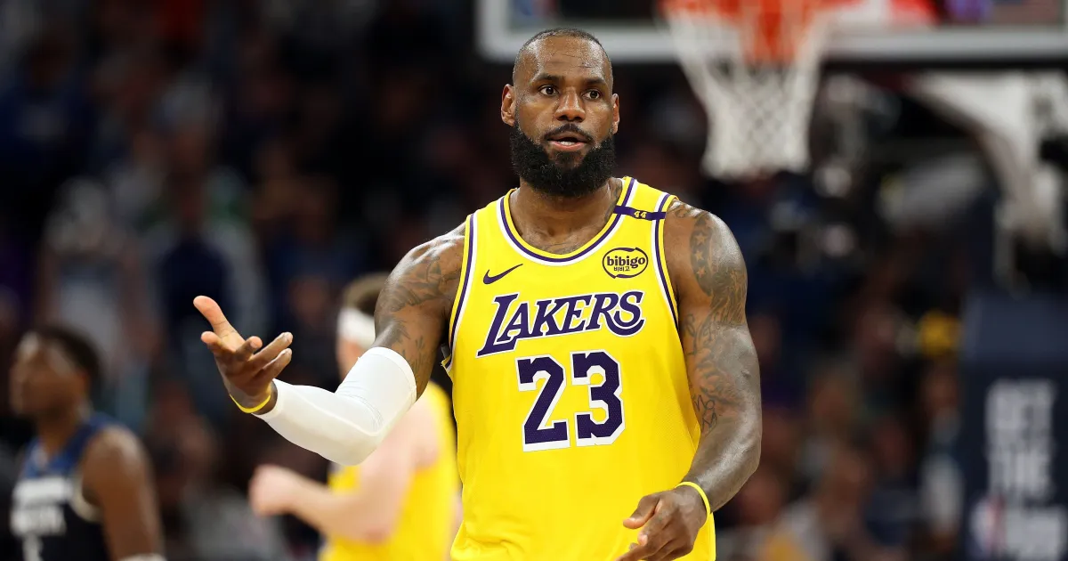 lebron james jogador de basquete dos lakers